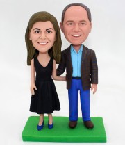 Traditional Couple Bobblehead Arm In Arm
